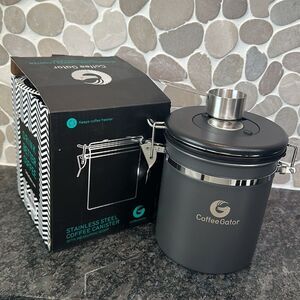 NWT stainless steel Coffee Gator 44 oz